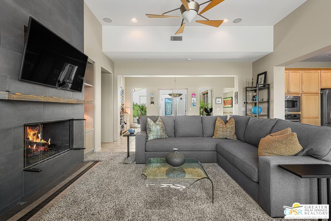 Fireplace, Interior, Living room, Recessed Lighting