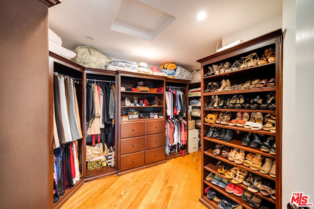 Interior, Recessed Lighting, Walk-in Closets, Wood Texture Flooring