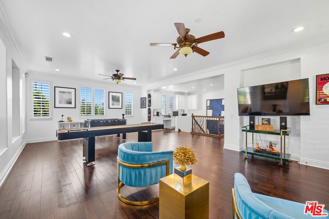 Billiard Table, Game Room, Interior, Recessed Lighting, Wood Texture Flooring