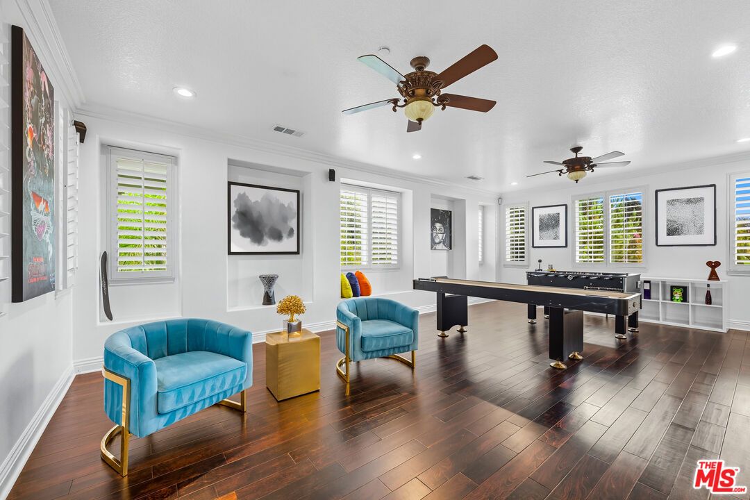 Billiard Table, Game Room, Interior, Recessed Lighting, Wood Texture Flooring