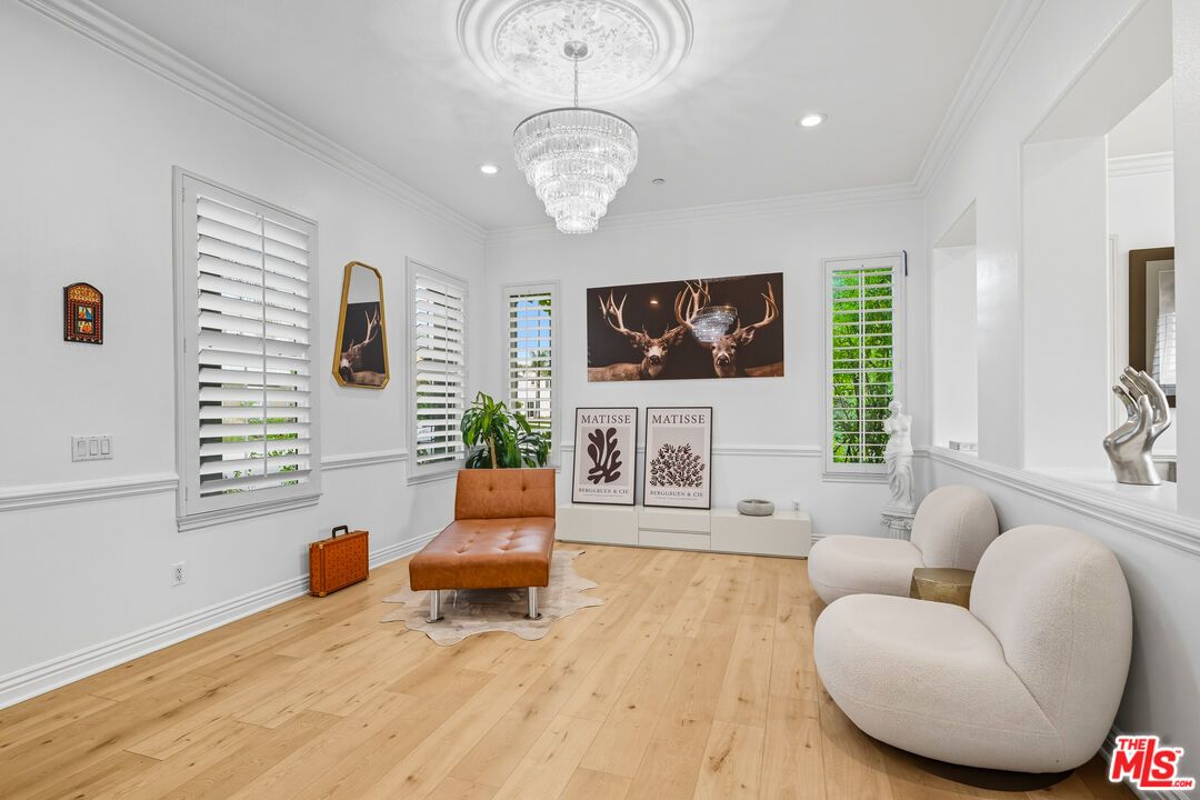 Chandelier, Interior, Recessed Lighting, Wood Texture Flooring