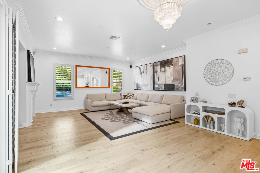 Chandelier, Interior, Living room, Recessed Lighting, Wood Texture Flooring