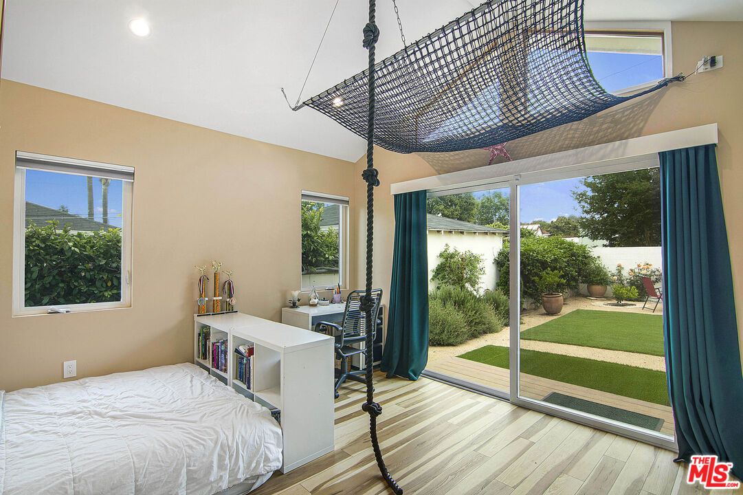 Bedroom, Home Office, Interior, Recessed Lighting, Wood Texture Flooring