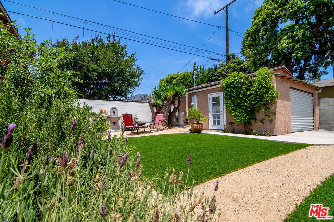 Backyard, Detached Garage, Exterior