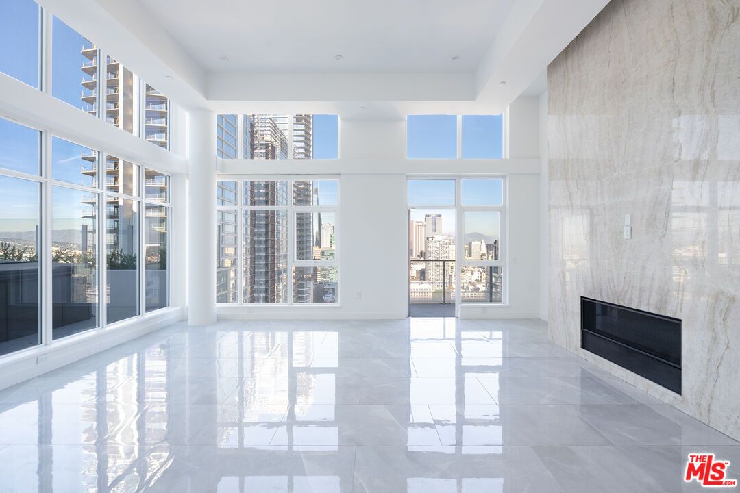 Empty room, Fireplace, Interior, Recessed Lighting