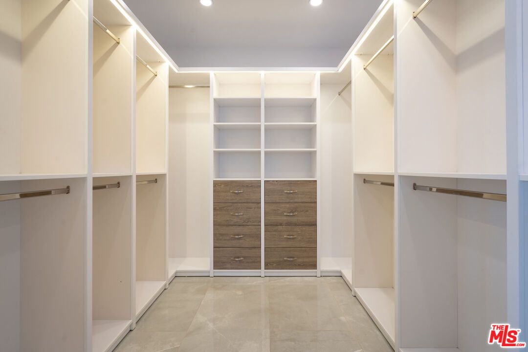 Interior, Recessed Lighting, Walk-in Closets