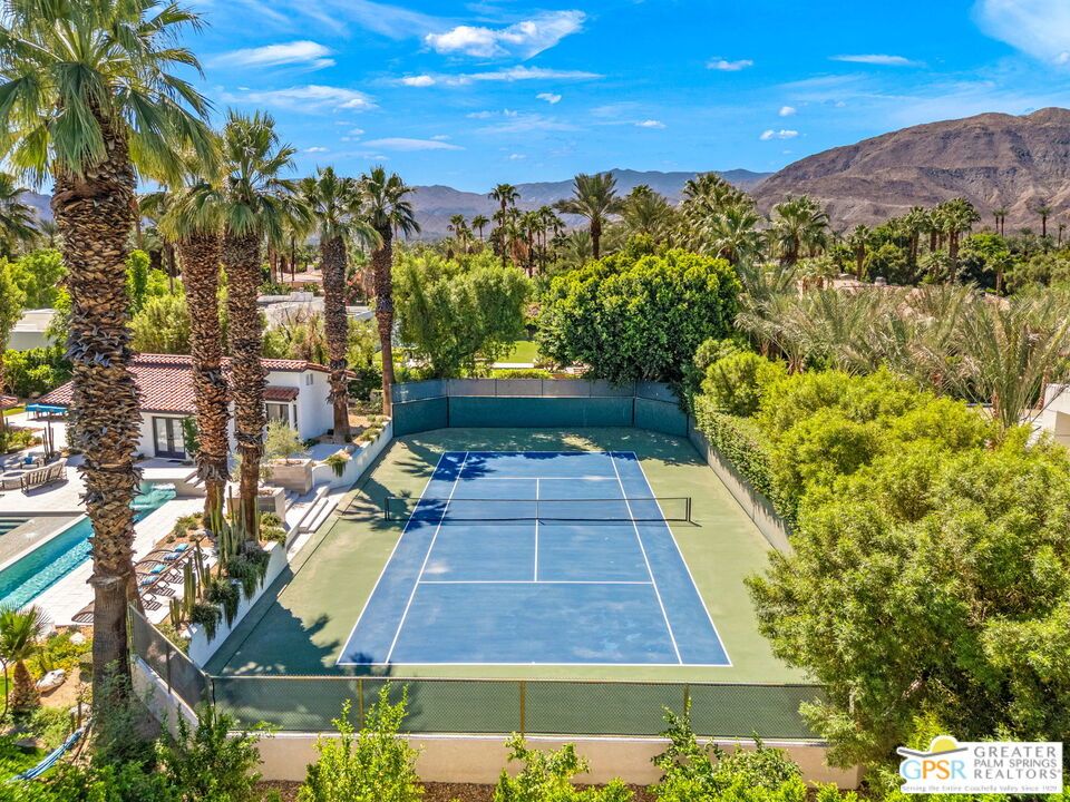 Exterior, Tennis Courts