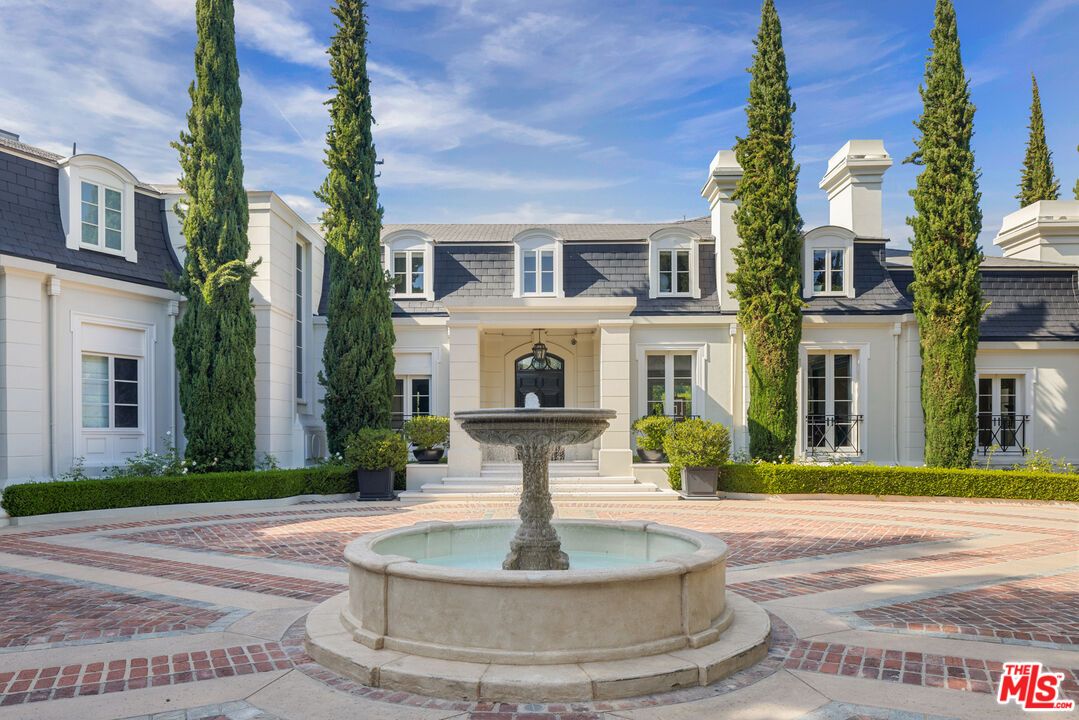 Exterior, Facade, French Provincial