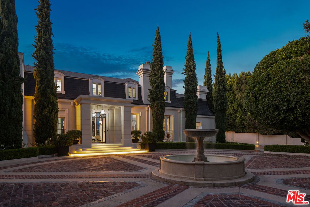 Exterior, Facade, French Provincial