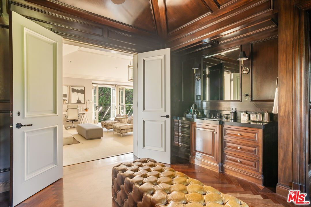 Bathroom, Interior, Living room, Recessed Lighting, Wooden Ceilings, Wood Texture Flooring