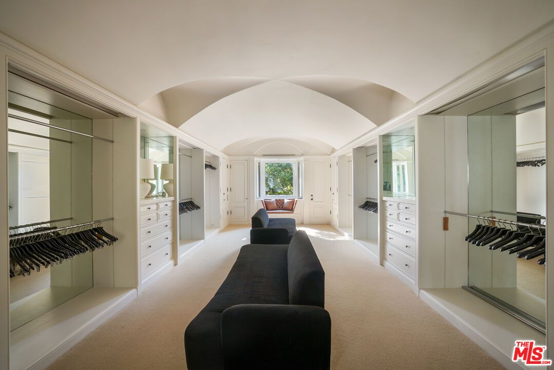 Interior, Walk-in Closets