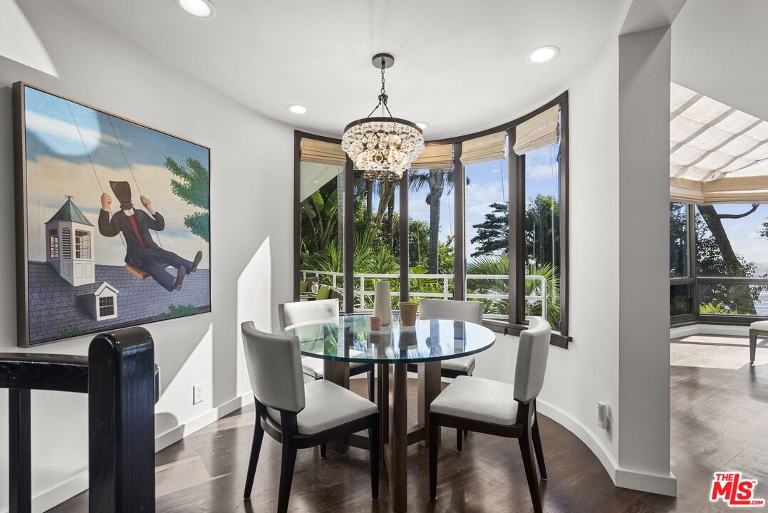 Chandelier, Dining room, Interior, Recessed Lighting, Wood Texture Flooring