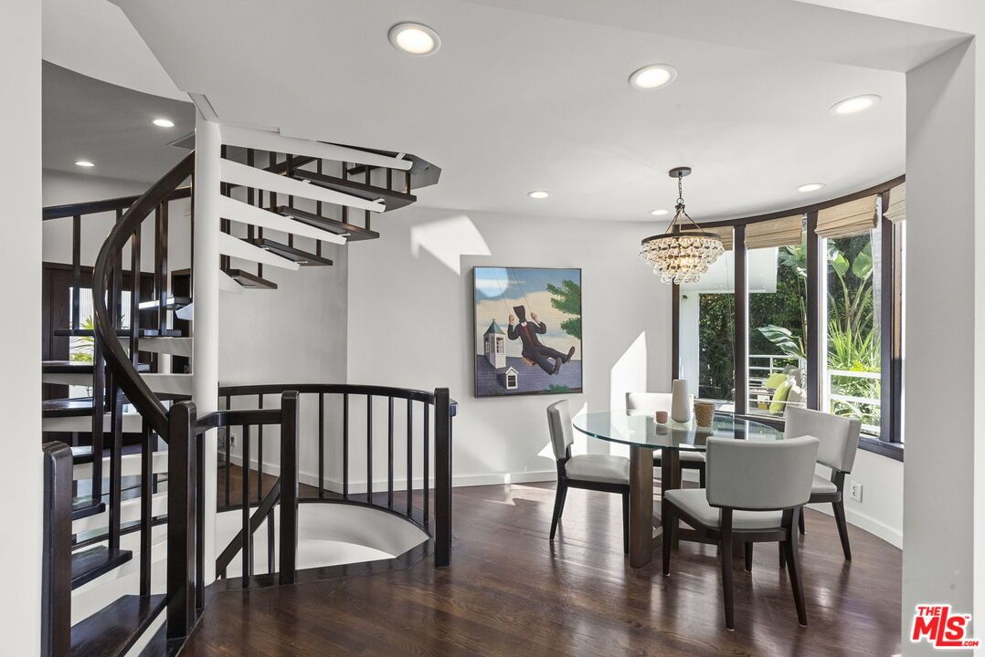 Chandelier, Dining room, Interior, Recessed Lighting, Wood Texture Flooring