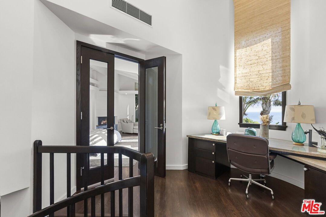 Bedroom, Home Office, Interior, Wood Texture Flooring