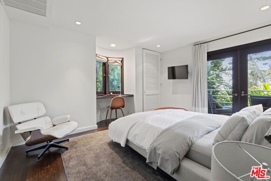 Bedroom, Home Office, Interior, Recessed Lighting, Wood Texture Flooring