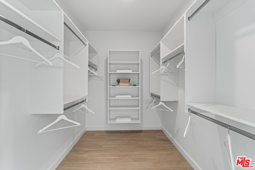 Interior, Walk-in Closets, Wood Texture Flooring