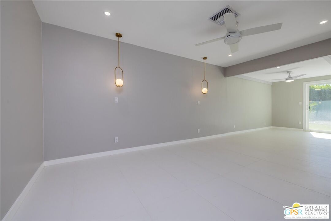 Empty room, Interior, Pendant Lights, Recessed Lighting