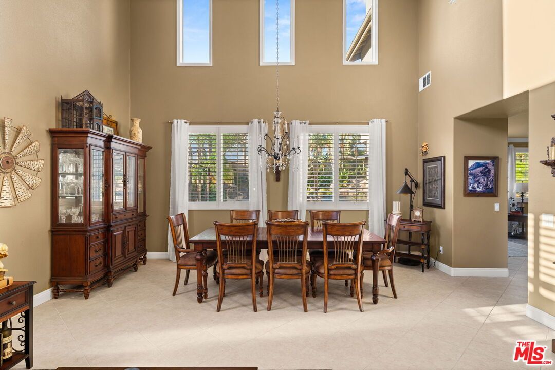 Chandelier, Dining room, Interior, Pendant Lights
