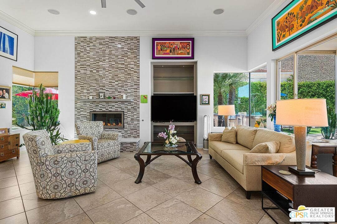 Fireplace, Interior, Living room, Recessed Lighting