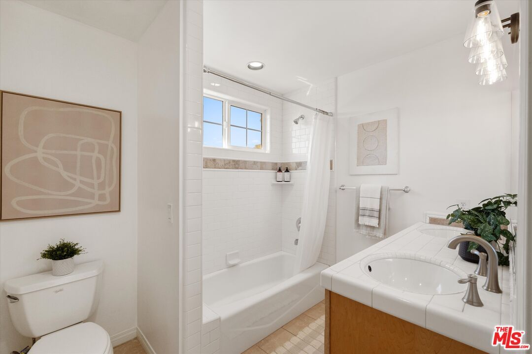 Bathroom, Interior, Recessed Lighting, Tile Countertops