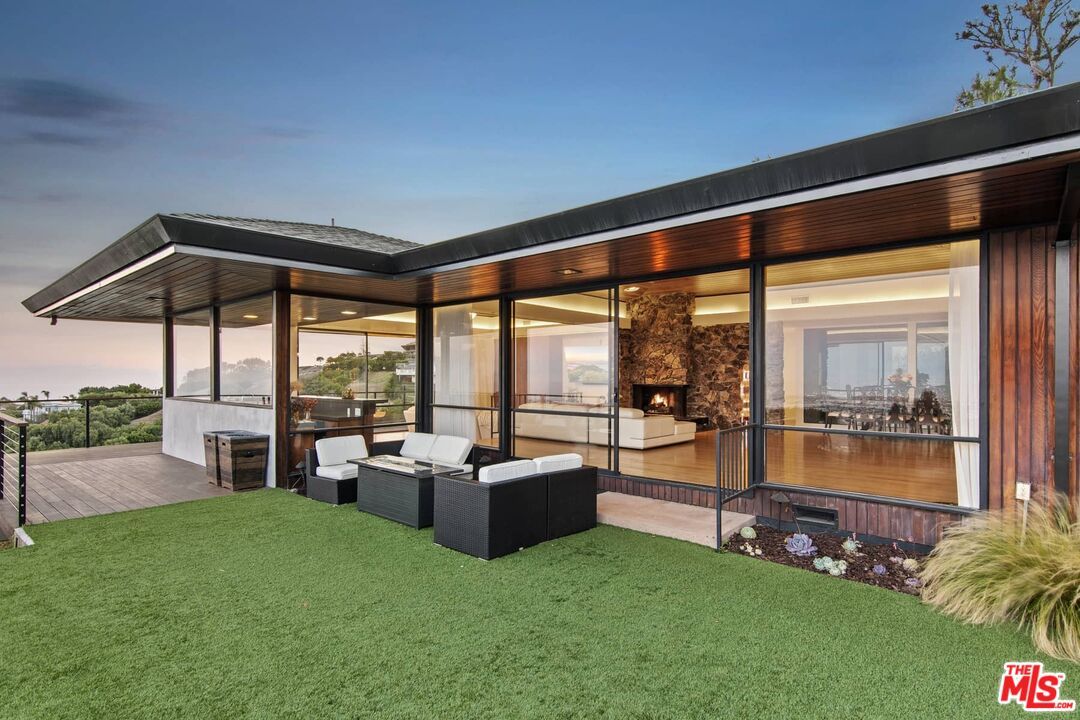 Backyard, Exterior, Fireplace