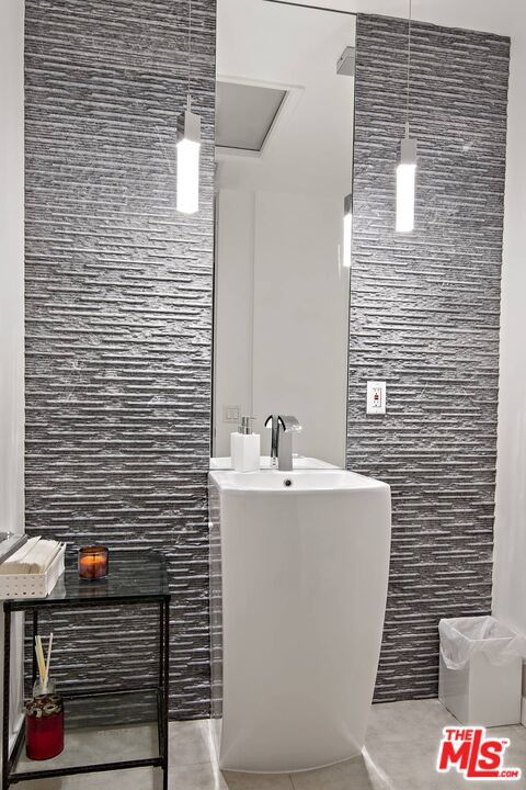 Bathroom, Interior, Pendant Lights