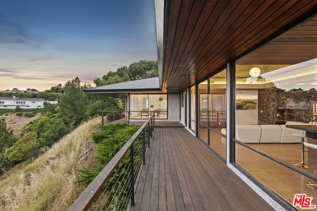 Exterior, Wood Texture Flooring