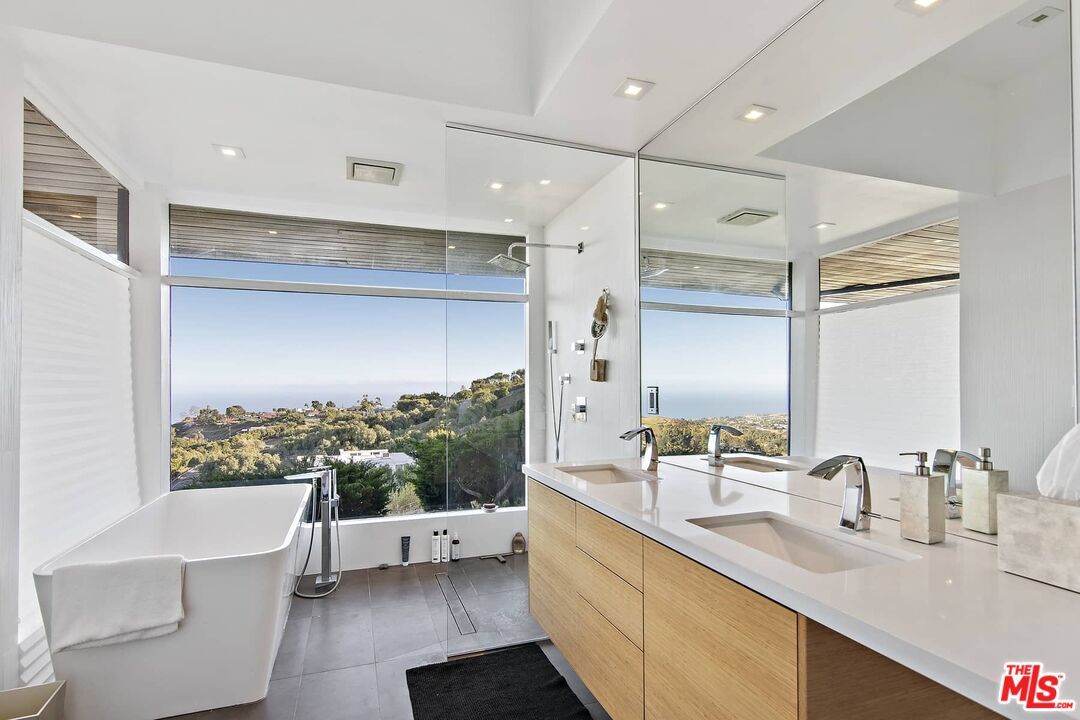 Bathroom, Dual Sink Vanities, Free Standing Baths, Glass Shower, Interior, Recessed Lighting, Water