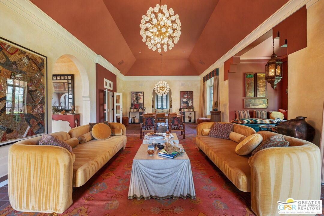 Chandelier, Dining room, Interior, Living room