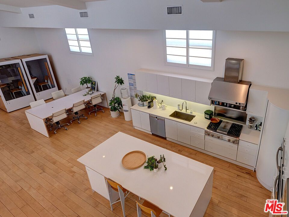 Dining room, Interior, Kitchen, Stainless Steel Appliances, Wood Texture Flooring