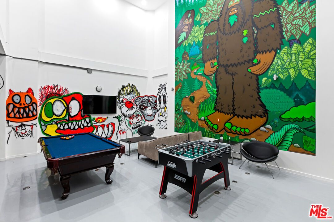 Billiard Table, Game Room, Interior