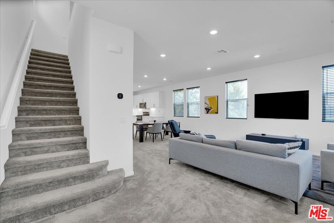 Dining room, Interior, Living room, Recessed Lighting