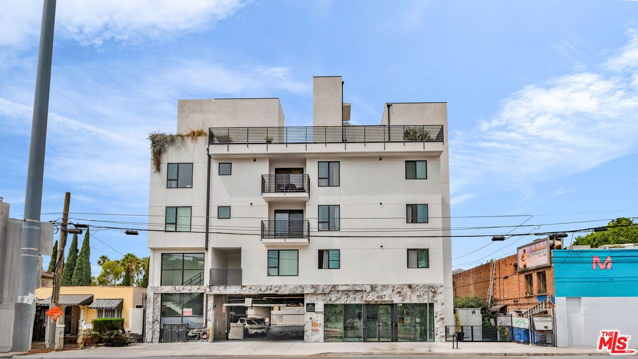 Exterior, Facade, Condo Building