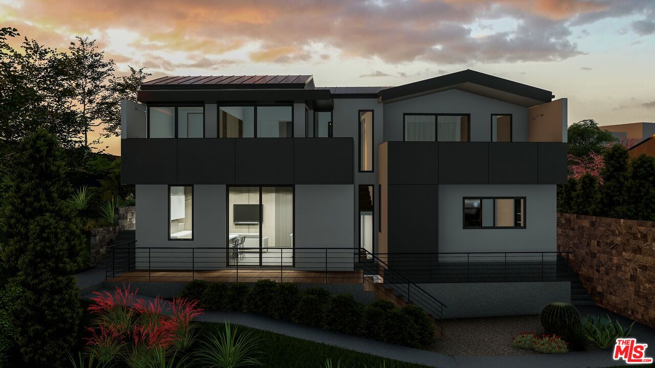 Exterior, Facade, Modern