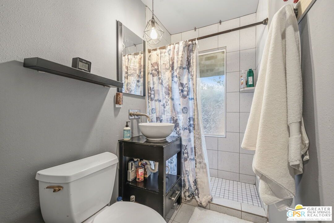 Bathroom, Interior, Pendant Lights