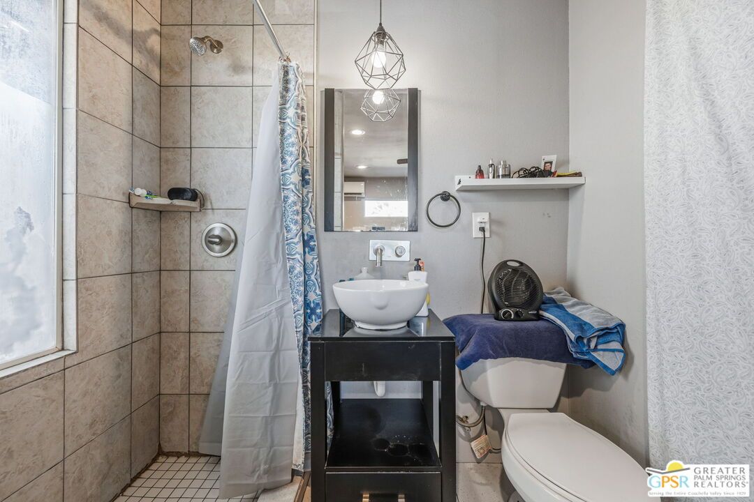 Bathroom, Interior, Pendant Lights