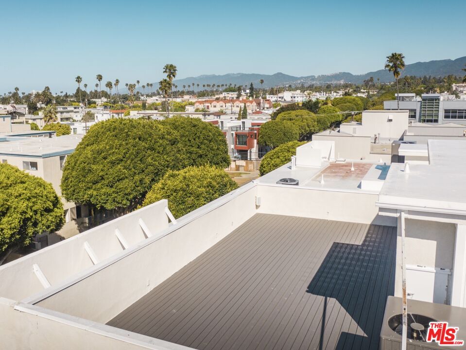 Exterior, Pool, Other