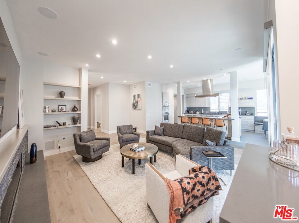 Interior, Kitchen, Living room, Recessed Lighting, Wood Texture Flooring