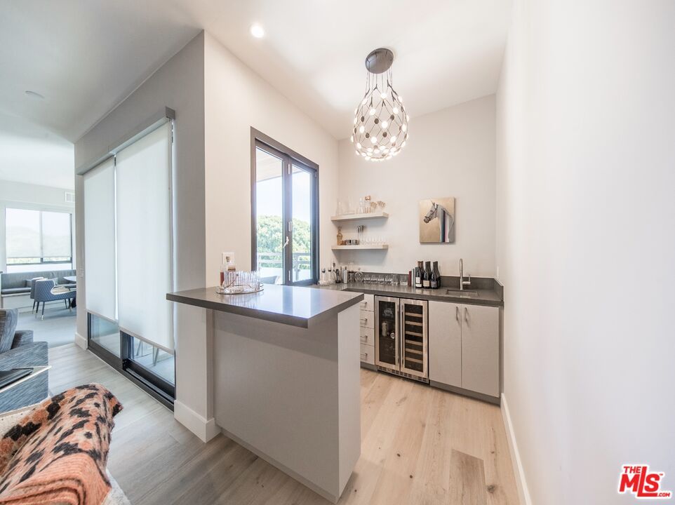 Interior, Pendant Lights, Recessed Lighting, Wood Texture Flooring