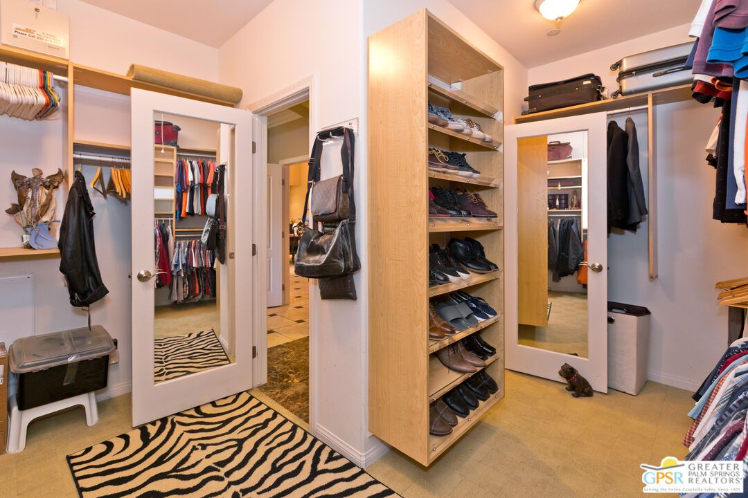 Interior, Walk-in Closets