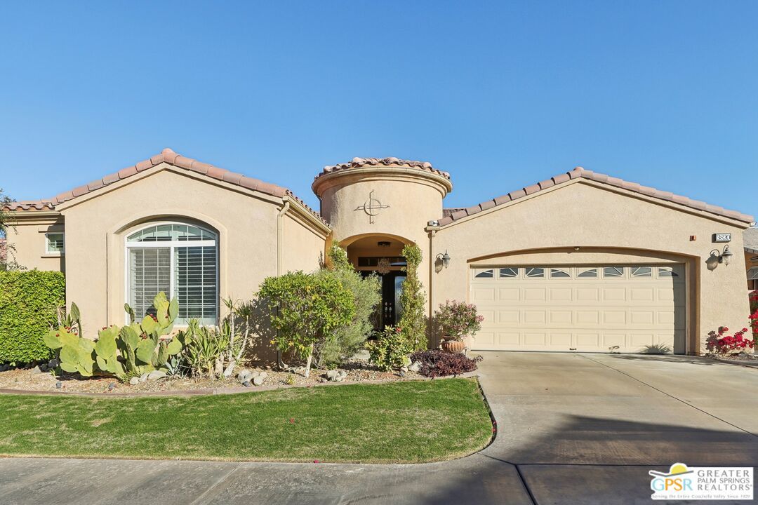 Attached, Exterior, Facade, Spanish Mediterranean