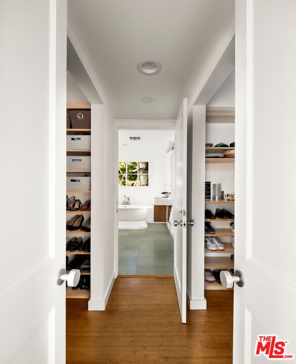 Bathroom, Interior, Recessed Lighting, Wood Texture Flooring