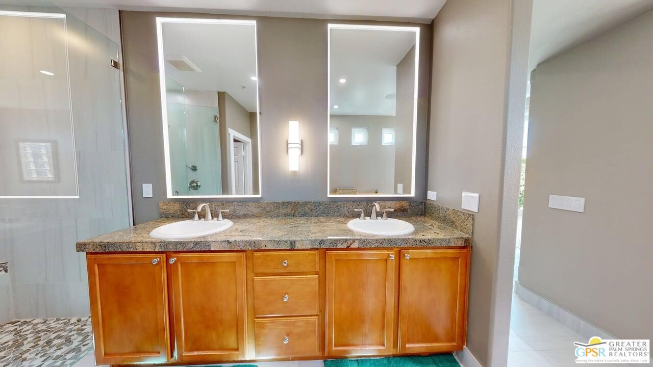 Bathroom, Dual Sink Vanities, Interior, Recessed Lighting