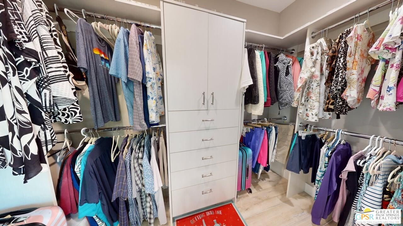 Interior, Walk-in Closets