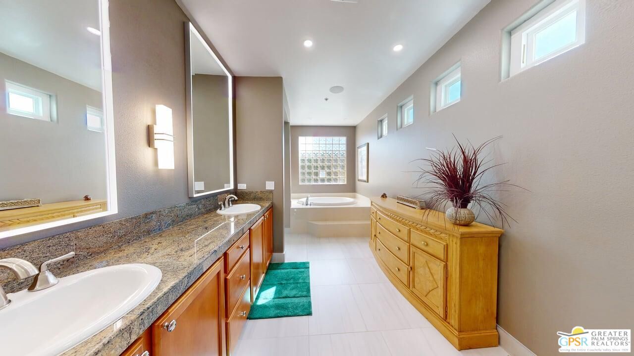 Bathroom, Dual Sink Vanities, Interior, Recessed Lighting