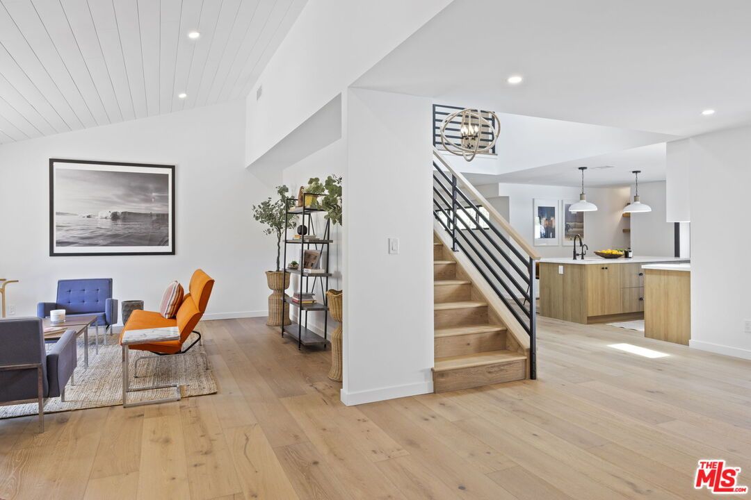 Interior, Living room, Pendant Lights, Recessed Lighting, Wood Texture Flooring