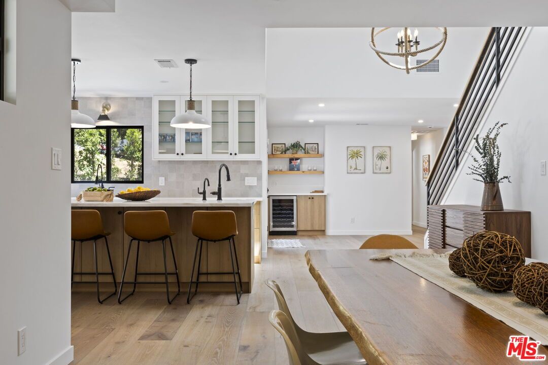 Dining room, Interior, Kitchen, Pendant Lights, Recessed Lighting, Wood Texture Flooring