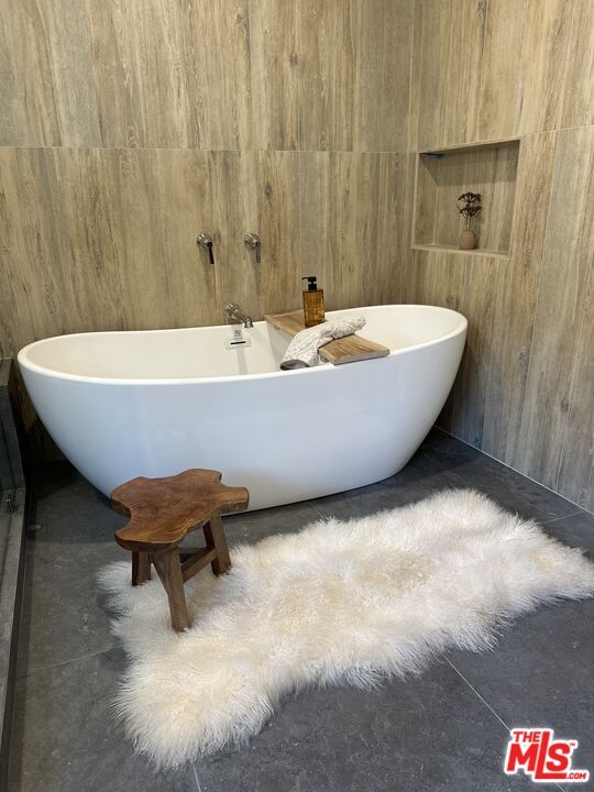 Bathroom, Free Standing Baths, Interior