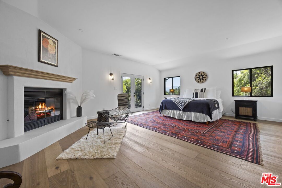 Bedroom, Fireplace, Interior, Wood Texture Flooring