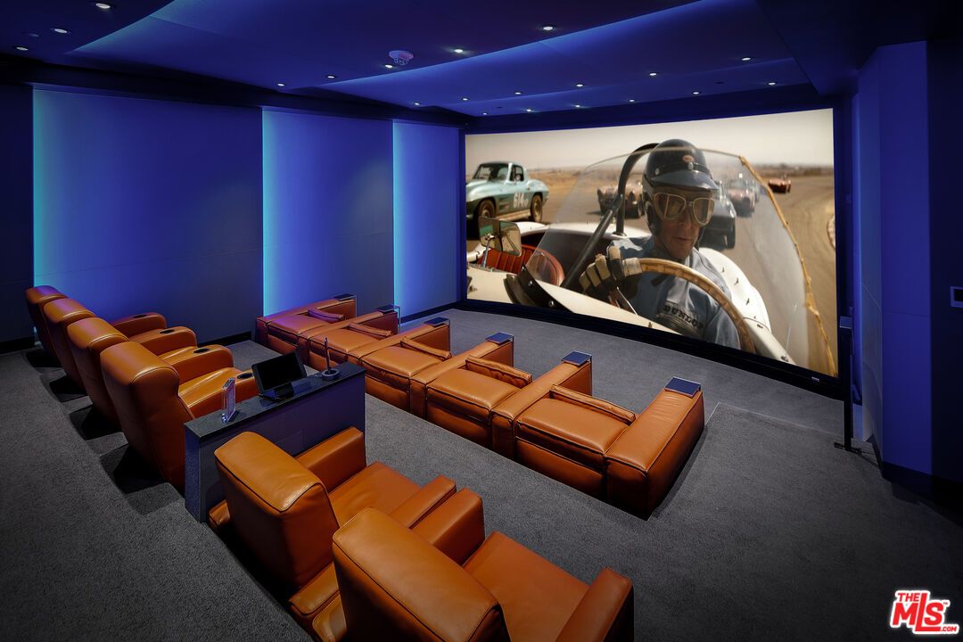 Interior, Projection Screen, Recessed Lighting, Theatre Room